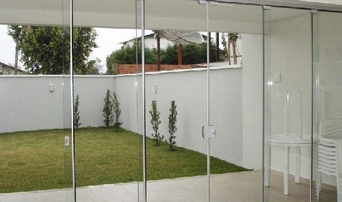 Janela de madeira com vidro - Vidraçaria Ideal